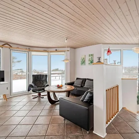 Ginny - 300m To The Fjord By Interhome